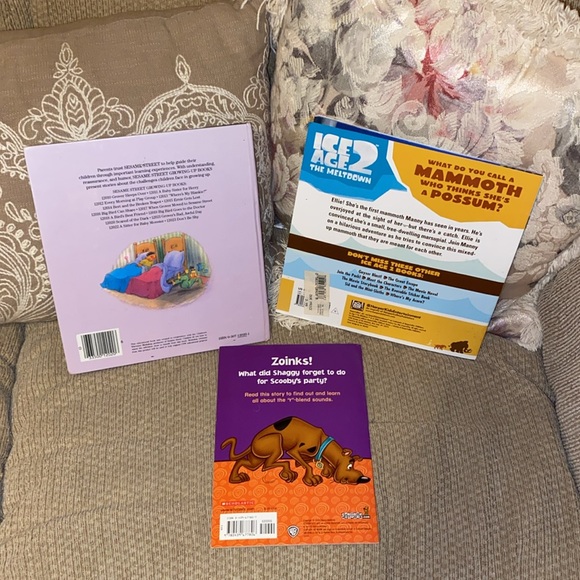 ❤️💛💙NWT Sesame Street, Ice Age 2 & Scooby Doo Books - Picture 2 of 6